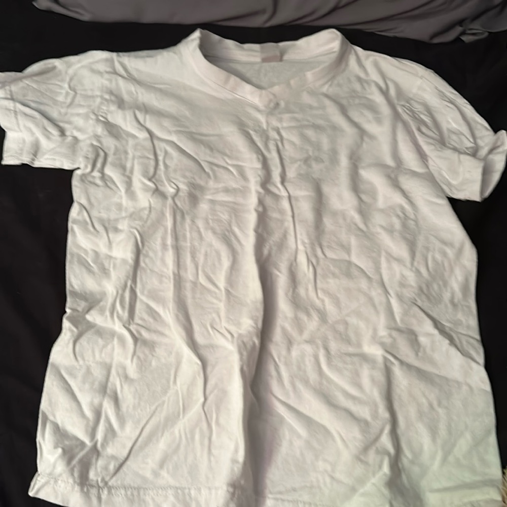 Women’s White Tee Size S